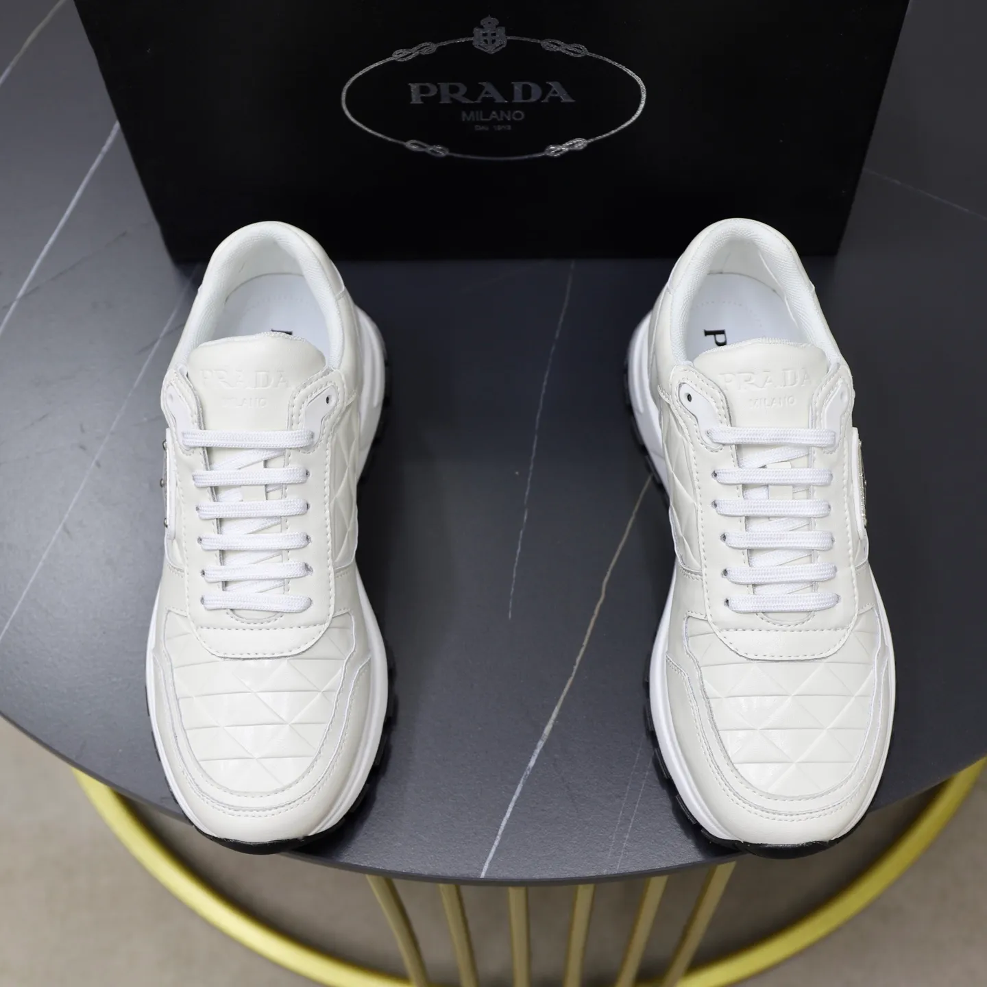 Ex-factory price: 540💰🙅‍♂️🙅‍♂️🙅‍♂️ Brand: PRADA Standard code: 38-44 (45 customized) Grade: Same as the official website Material: Original material splicing Comfortable and breathable lining Lightweight and wear-resistant sports outsole Style category: Men's fashionable casual shoes Running sneakers Distinguished luxury brand elements Top luxury Color: actual picture color
